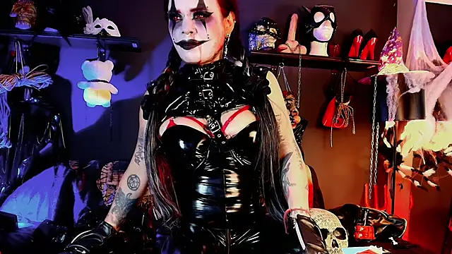 MorganaCrowley online show from October 31, 2025, 6:26 pm