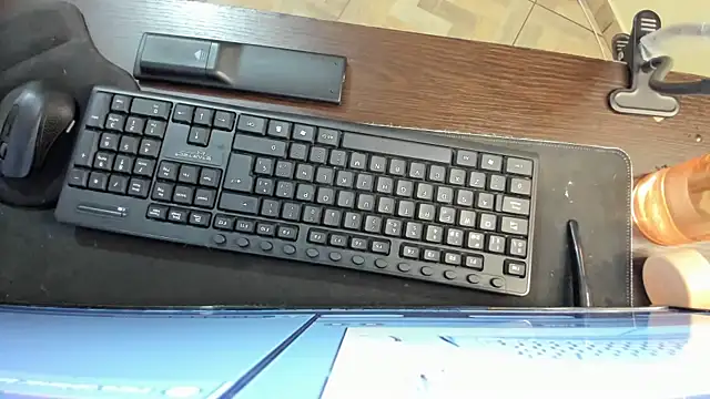 Amy Walker online show from October 14, 2025, 4:51 pm