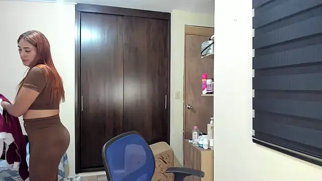 Amy Walker online show from December 19, 2025, 6:54 pm