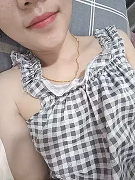 2 sex online show from May 17, 2026, 3:50 am