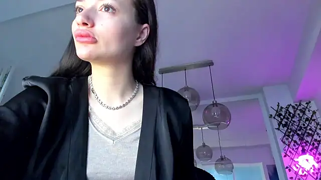 IreneVON online show from March 7, 2025, 5:29 am