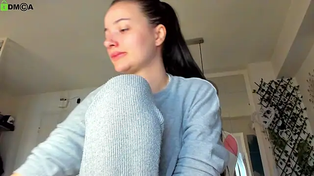 IreneVON online show from April 7, 2026, 4:14 am