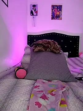 EimyParker  online show from March 2, 2026, 8:05 pm