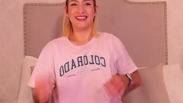 Emily robertss online show from September 18, 2025, 3:31 am