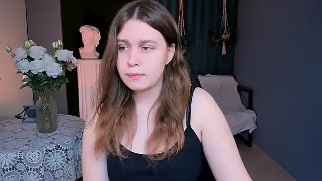 FioraMarmoris online show from March 4, 2026, 5:15 am