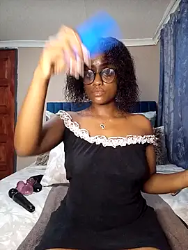 Snapshot of Queen-Chocolate chatting on January 31, 2025, 2:58 am Queen-Chocolate online show from January 31, 2025, 2:58 am