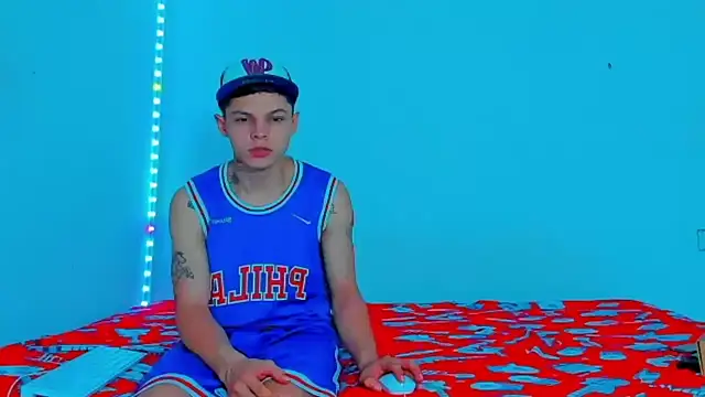 HOT boy2025 online show from March 16, 2025, 11:15 pm