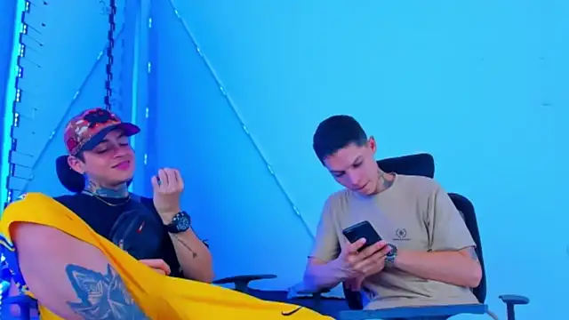 HOT boy2025 online show from October 21, 2025, 1:27 am