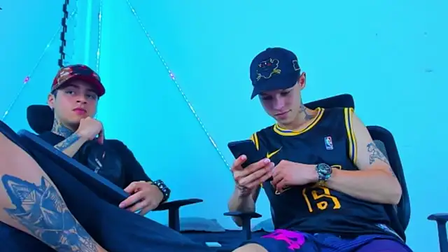 HOT boy2025 online show from October 6, 2025, 12:56 am