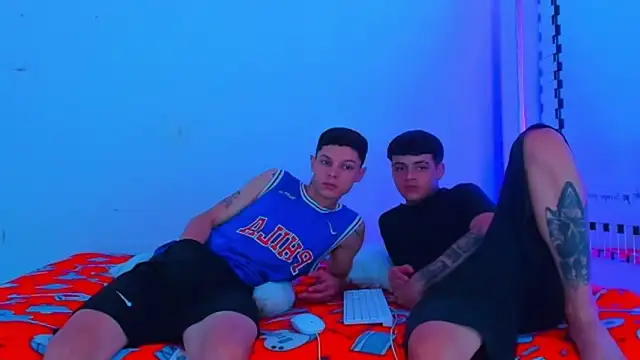 HOT boy2025 online show from February 23, 2025, 4:17 am