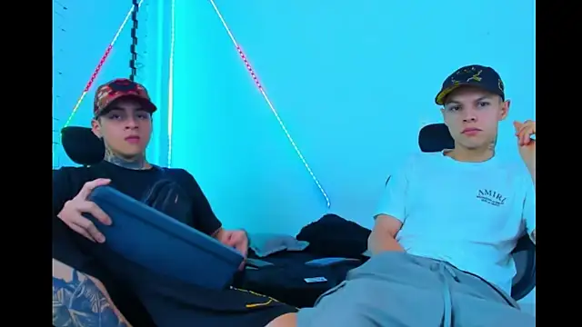 HOT boy2025 online show from September 17, 2025, 3:08 am