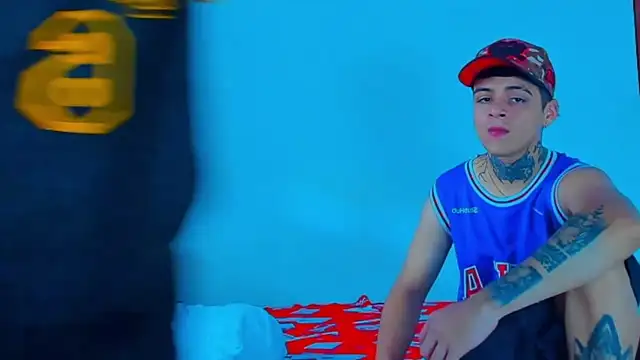 HOT boy2025 online show from March 22, 2025, 7:09 pm