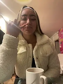 liaa 18 online show from February 19, 2025, 4:44 am