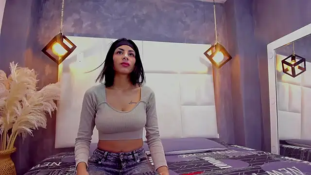 Tinny and Candy online show from October 22, 2025, 12:04 pm