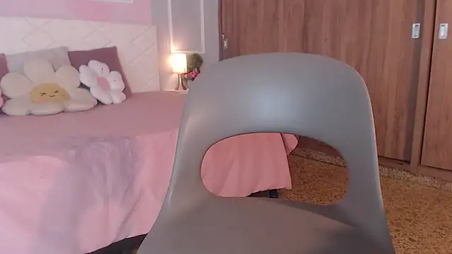 OraLarson online show from September 22, 2025, 11:49 am