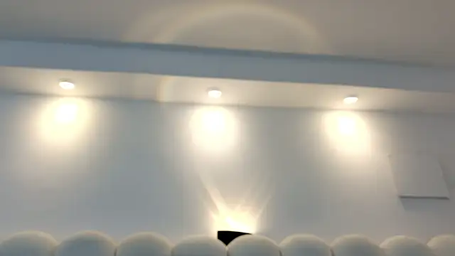 Juliabadlee online show from February 15, 2026, 11:36 pm