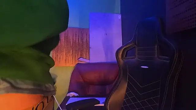 savage daddyy online show from February 26, 2025, 4:41 am