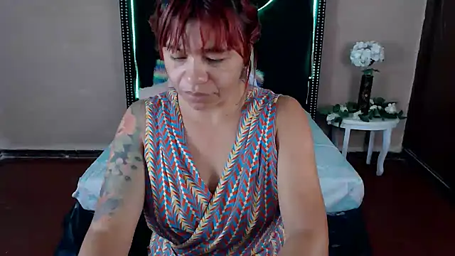 Snapshot of VioletaaaSlave chatting on October 3, 2025, 12:17 pm VioletaaaSlave online show from October 3, 2025, 12:17 pm