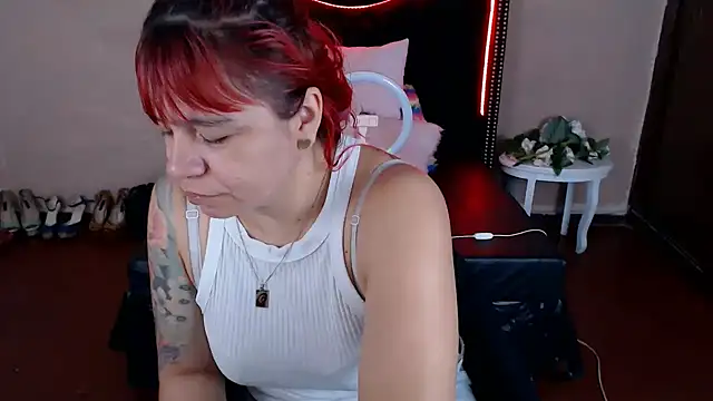 Snapshot of VioletaaaSlave chatting on June 14, 2026, 11:00 am VioletaaaSlave online show from June 14, 2026, 11:00 am