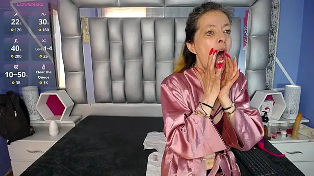 sophia ny online show from September 20, 2025, 2:00 pm