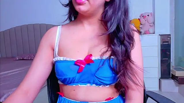 Aashika-Kaur online show from December 18, 2025, 4:28 am