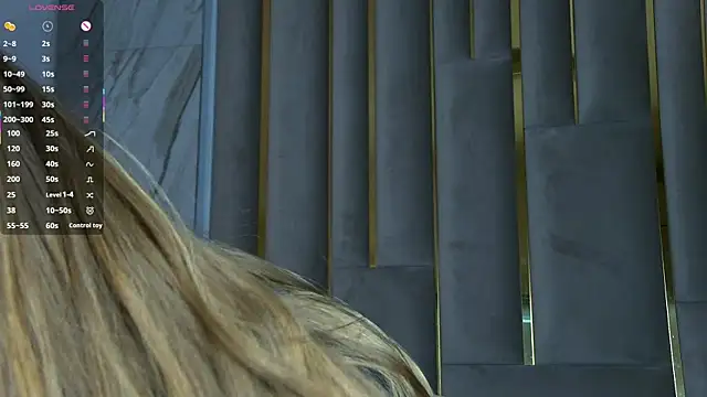 LeslieMines online show from December 1, 2025, 5:52 am