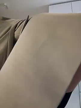 Snapshot of WildOrchid chatting on December 1, 2024, 8:14 pm WildOrchid online show from December 1, 2024, 8:14 pm