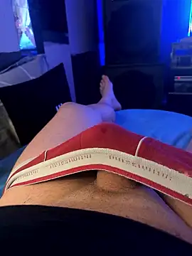 Snapshot of MatthewEmme chatting on January 16, 2026, 11:42 pm MatthewEmme online show from January 16, 2026, 11:42 pm