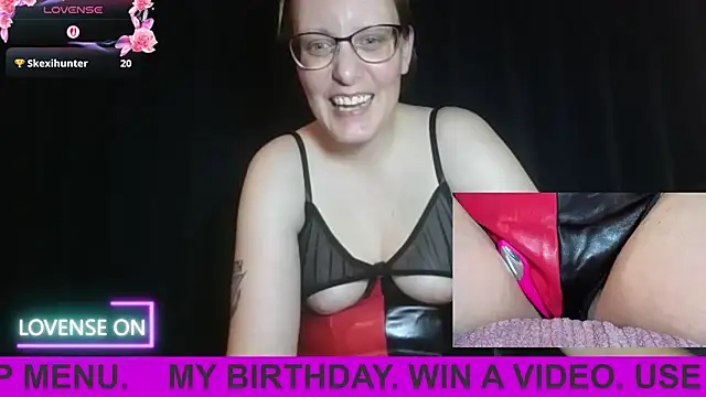 PernillaGirl online show from September 10, 2025, 6:29 pm