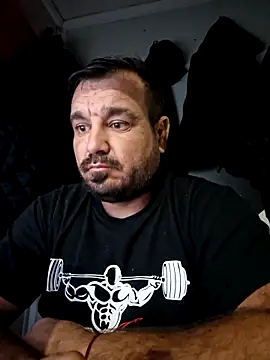 Futacisu online show from November 3, 2025, 8:12 pm