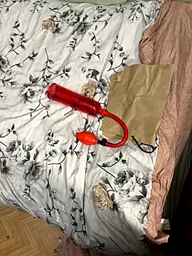 Snapshot of Ariel_Ari chatting on September 14, 2025, 11:27 pm Ariel Ari online show from September 14, 2025, 11:27 pm