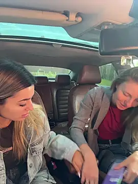 Snapshot of Jasmine_urPrincess chatting on October 11, 2025, 7:31 am Jasmine urPrincess online show from October 11, 2025, 7:31 am