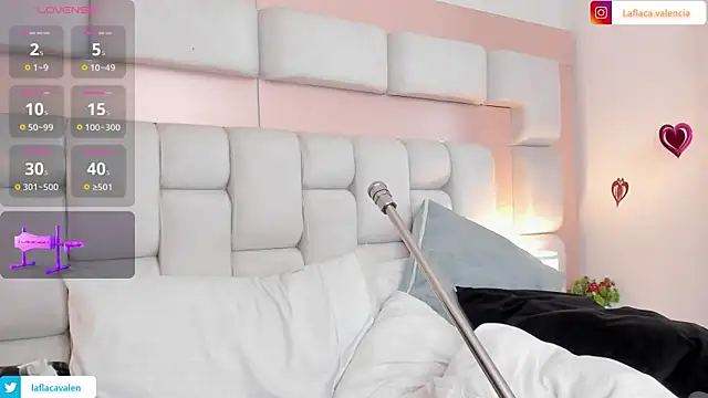 AndreaValencia online show from March 9, 2025, 7:48 pm