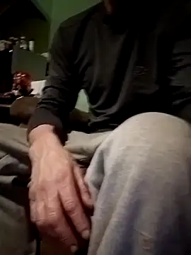 Snapshot of Bigloggz chatting on January 12, 2026, 3:24 am Bigloggz online show from January 12, 2026, 3:24 am