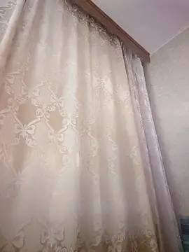 Miss Mia 5 online show from November 21, 2025, 4:28 pm