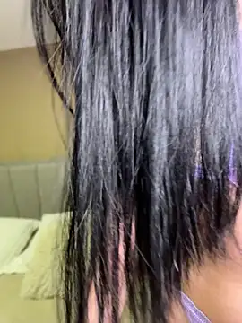 Valentcouple online show from April 12, 2026, 10:13 pm