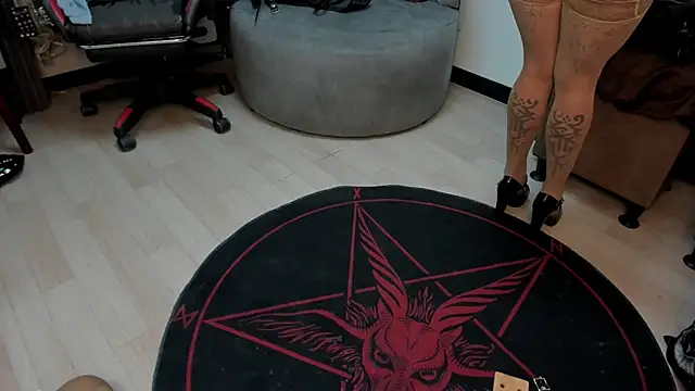 selene red  online show from March 27, 2026, 8:26 am