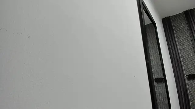 selene red  online show from April 15, 2026, 1:44 am