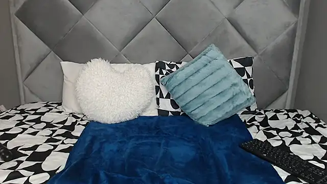 Snapshot of LOYAL_SASHA chatting on March 4, 2025, 2:21 pm LOYAL SASHA online show from March 4, 2025, 2:21 pm