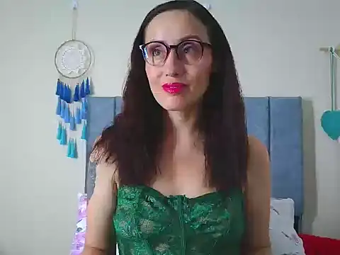 IberianMoonMK online show from November 1, 2025, 1:27 pm