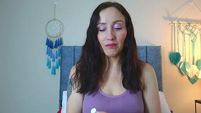 IberianMoonMK online show from November 15, 2025, 6:34 pm