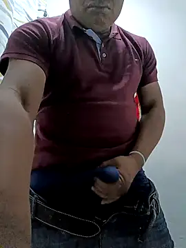 Snapshot of Riatatuil chatting on February 7, 2026, 2:47 pm Riatatuil online show from February 7, 2026, 2:47 pm