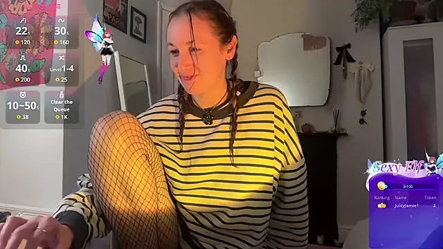 Snapshot of Littlelolo60 chatting on February 16, 2026, 5:33 pm Littlelolo60 online show from February 16, 2026, 5:33 pm