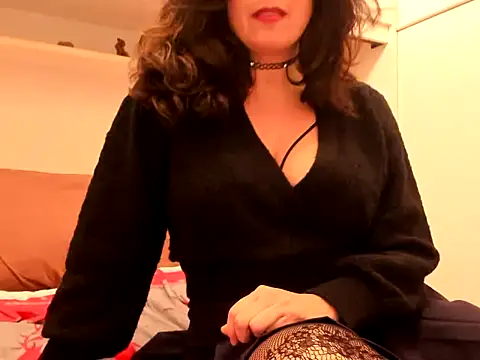 Snapshot of Evademarville chatting on December 22, 2024, 4:27 pm Evademarville online show from December 22, 2024, 4:27 pm