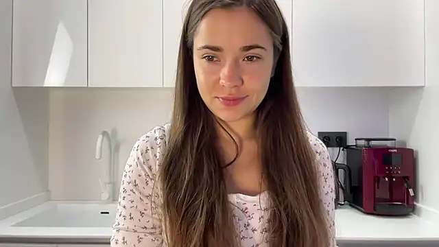 Mika Miller online show from September 19, 2025, 6:06 am