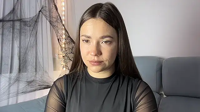 Mika Miller online show from October 29, 2025, 10:42 pm