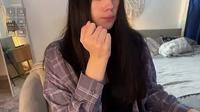 jennetdoll online show from September 11, 2025, 12:49 pm