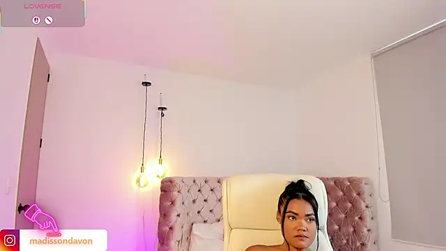 madisson davon online show from September 10, 2025, 9:25 pm