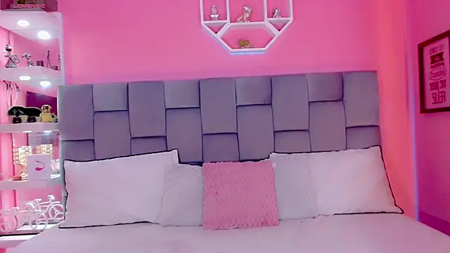 Snapshot of AlanaBekeer chatting on February 22, 2025, 8:42 pm AlanaBekeer online show from February 22, 2025, 8:42 pm