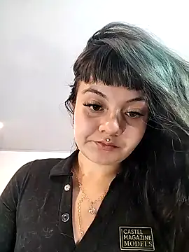 Snapshot of Sweet_Namii chatting on May 9, 2026, 11:52 pm Sweet Namii online show from May 9, 2026, 11:52 pm